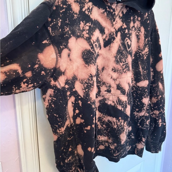 Hand Bleached Sweatshirt - Picture 2 of 4
